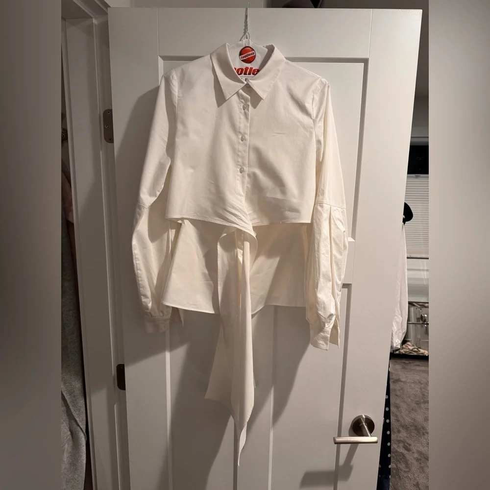Alexis Blouse - Picture 1 of 10